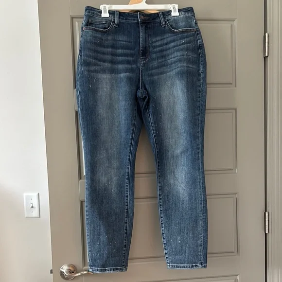 Women’s Judy Blue Low Rise Boyfriend Distressed Jeans; Size 14. - Picture 5 of 16